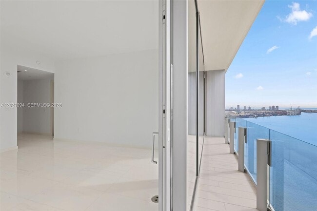 Building Photo - 300 Biscayne Blvd Way