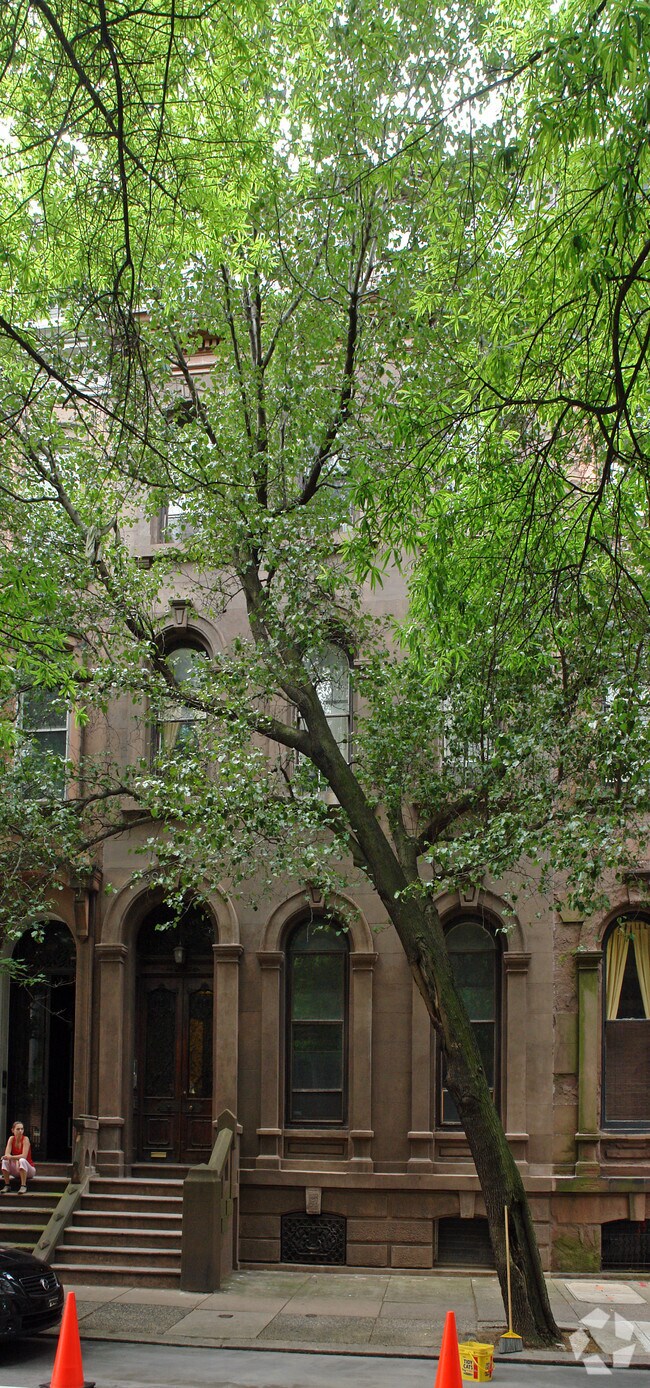 Primary Photo - 2006 Spruce St
