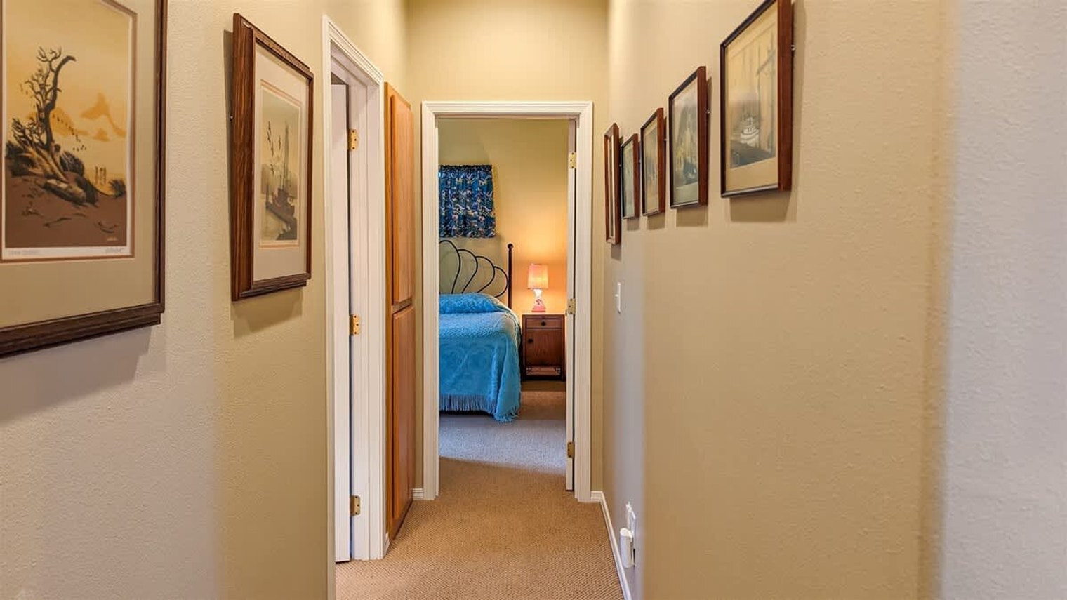 Building Photo - 123 E Bachelor Rock Dr