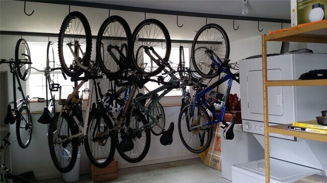 Building Photo - 1062 Dryden Rd