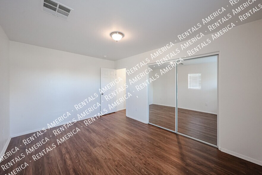 Building Photo - 3005 W Ferruccio Pl