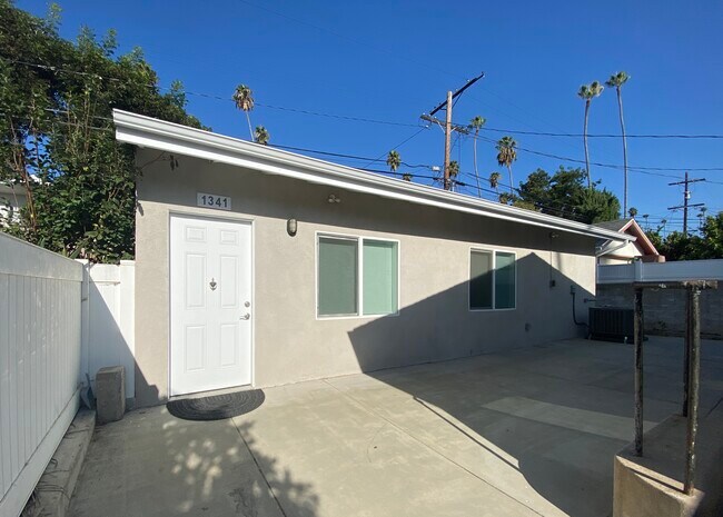 Building Photo - 1341 N Coronado St