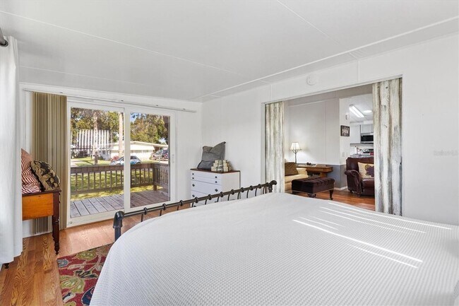 Building Photo - 732 Royal Palm Ave