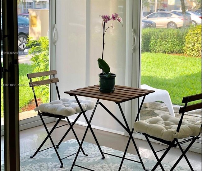 Building Photo - 2 Simonton Cir