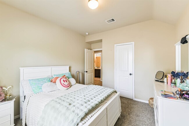 Building Photo - 111 Quail Meadow Dr