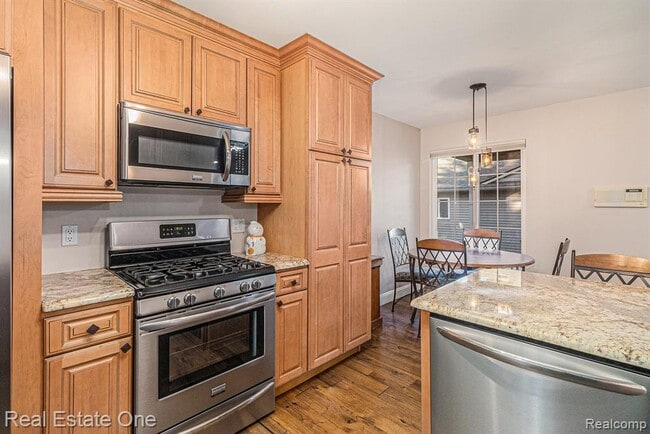 Building Photo - 2471 Woodcliff Trail