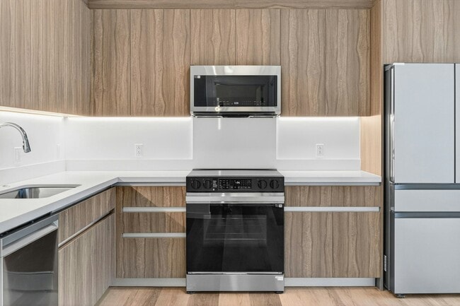 Building Photo - 1500 Rycroft St