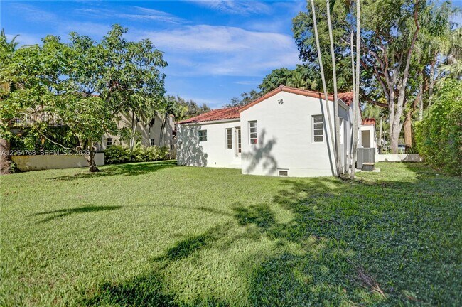 Building Photo - 2214 Segovia Cir