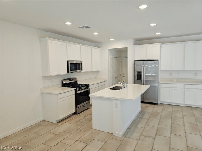 Building Photo - 6851 Gaslamp Hbr Ave