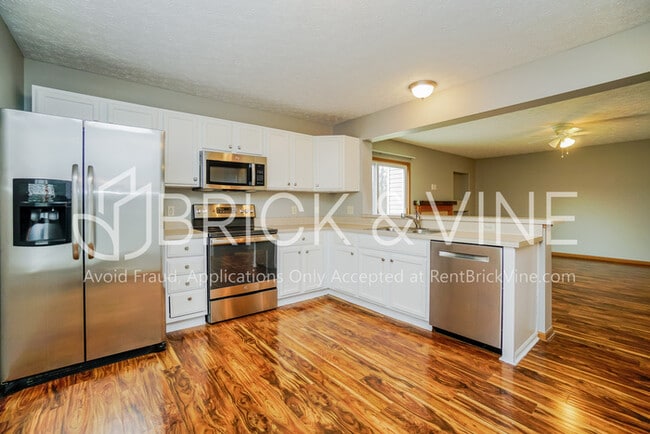 Building Photo - 3107 Gallant Dr