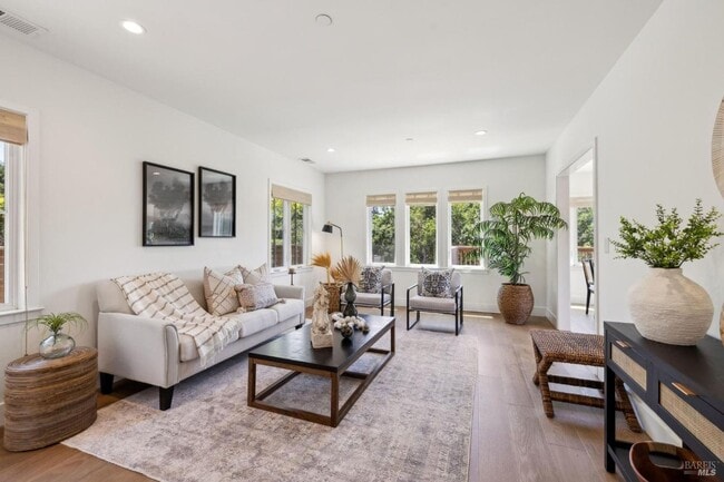 Building Photo - Newly Renovated Ross Four Bedroom & Three Bathroom Home on 1/2 acre with AC and Views