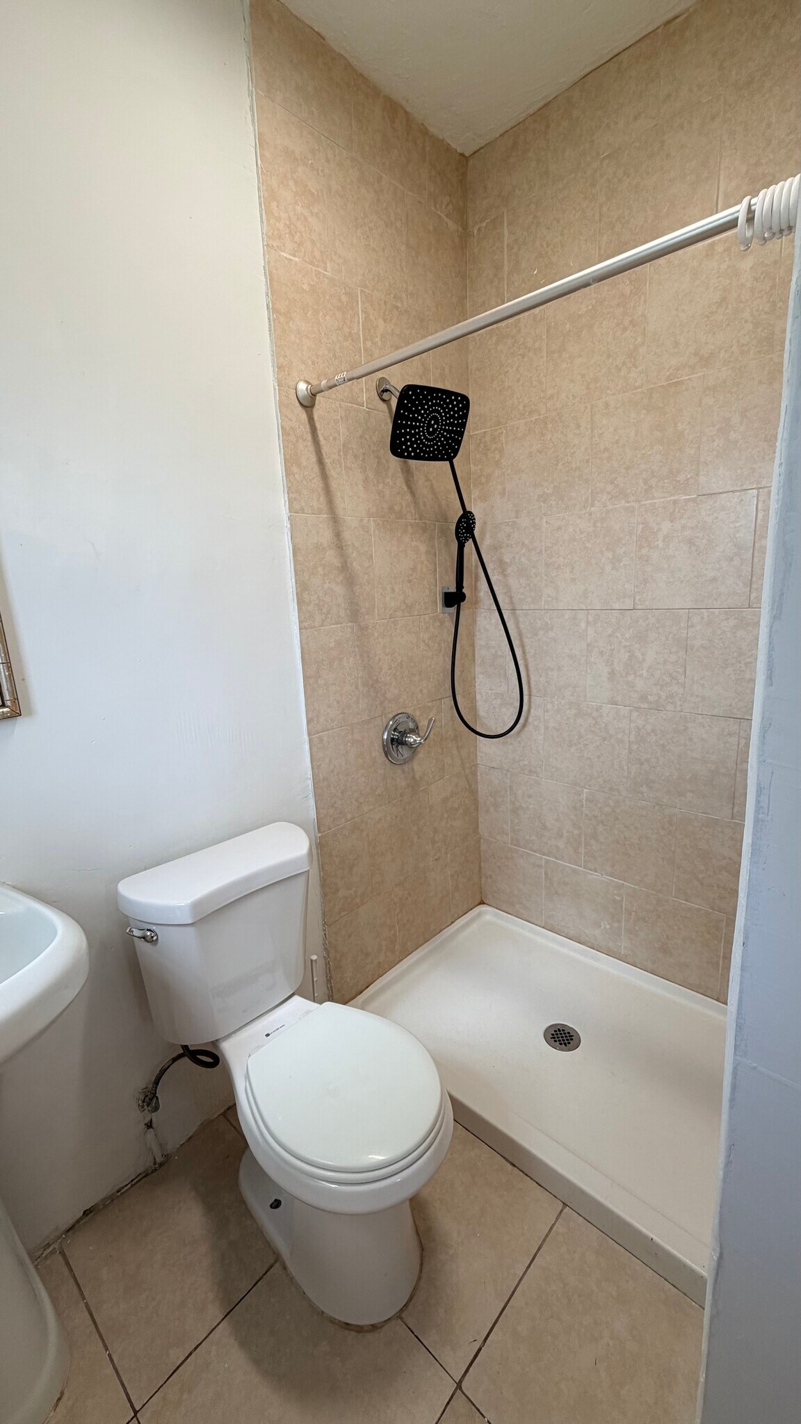 Building Photo - 414 Phippen Waiters Rd