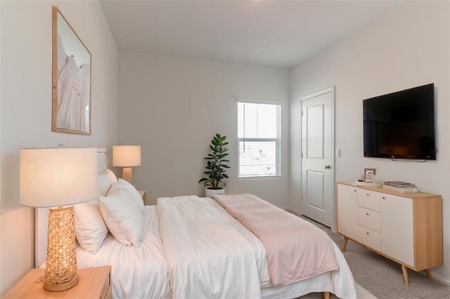 Building Photo - 101 Rioja