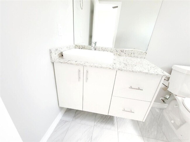 Building Photo - 14 Las Vistas Ln