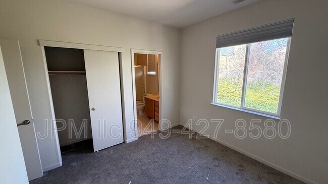 Building Photo - 6389 Bentley Ct