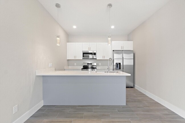 Building Photo - 740 Fraser Ct