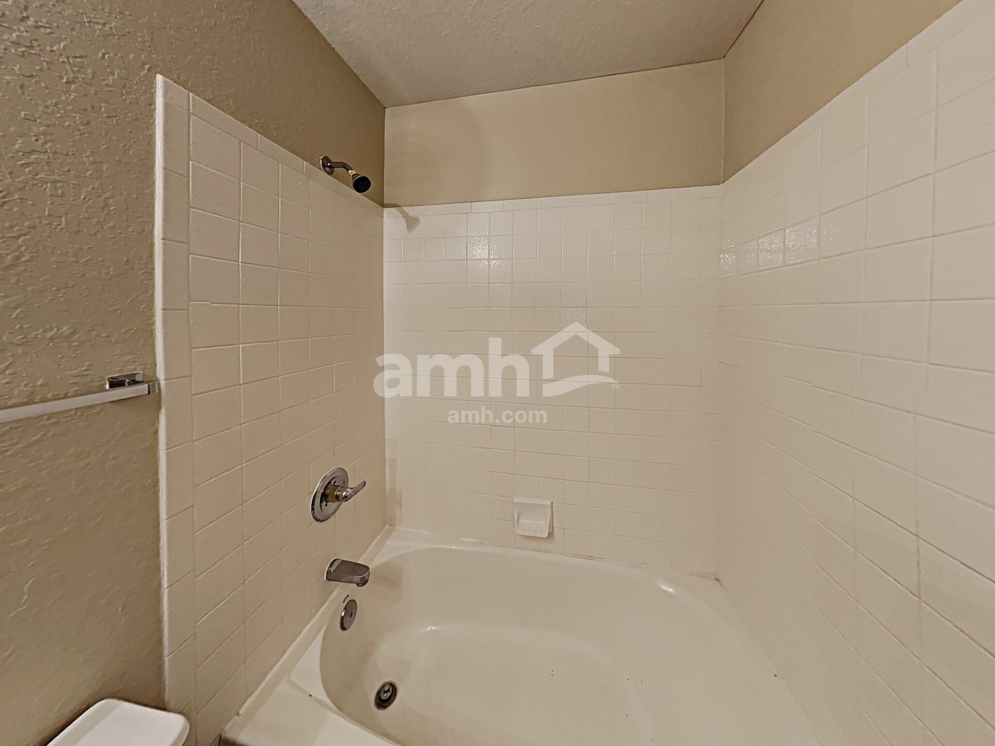 Building Photo - 5654 Lovett Oaks