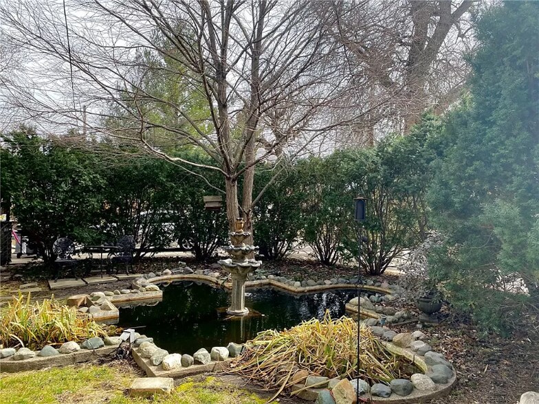 Building Photo - 415 N Gilbert St