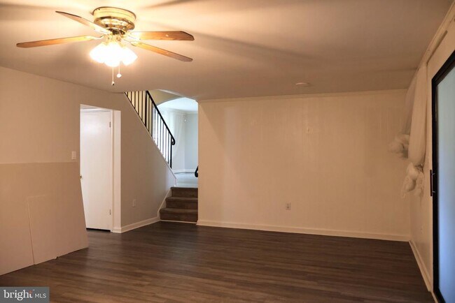Building Photo - 5218 Caroline Cir