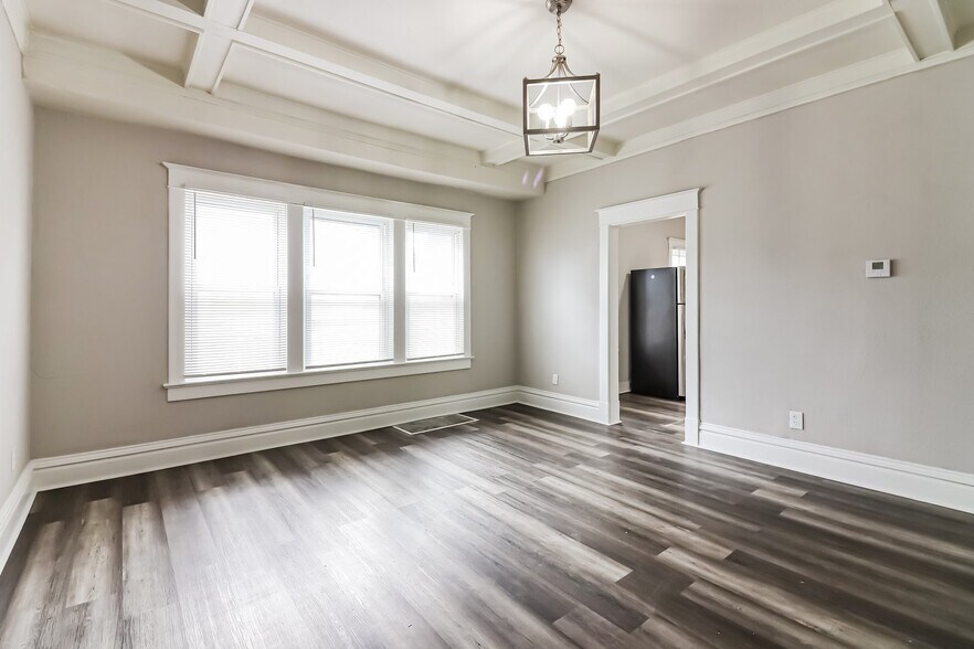 Building Photo - 4928 Walrond Ave