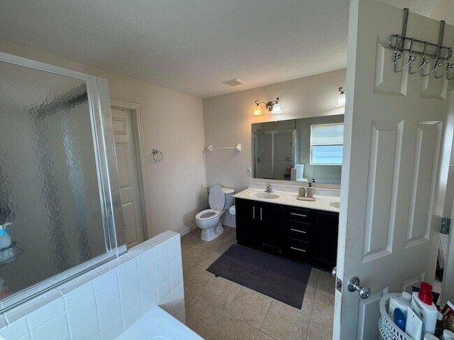Building Photo - 5985 Inslee Rd