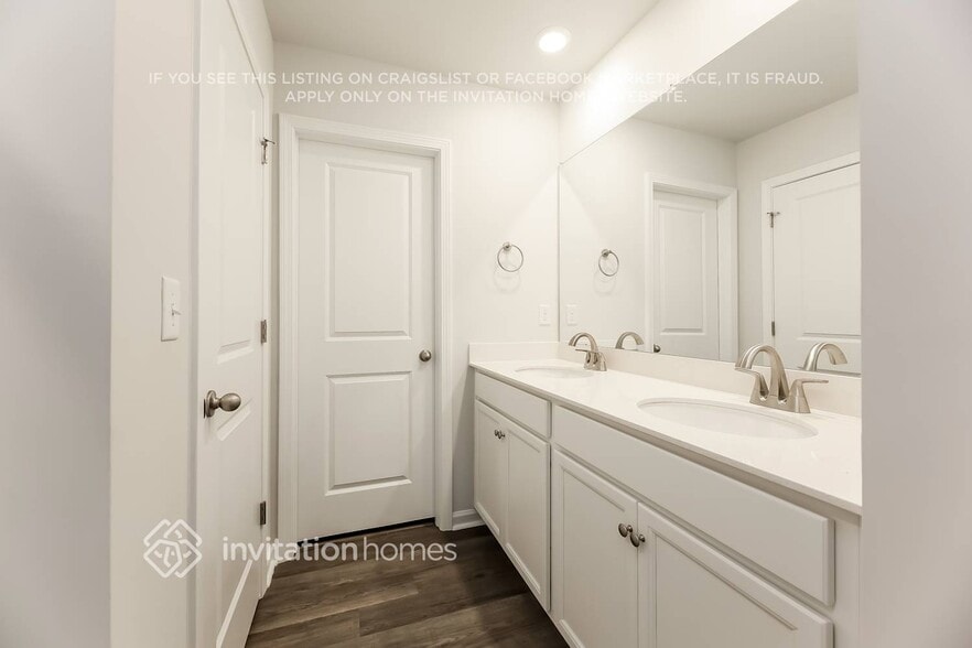 Building Photo - 3976 Zepelin Wy