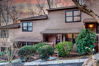 Building Photo - 203 Buck Cove Terrace