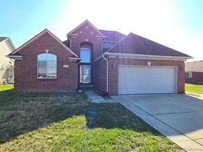 Building Photo - 42510 Pinehurst Dr