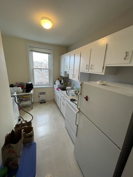 Building Photo - 31 Stearns Rd