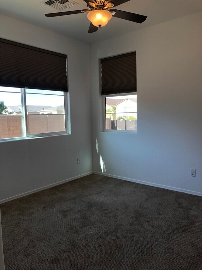 Building Photo - Three Bedroom in Saddlewood ~ North Prescott