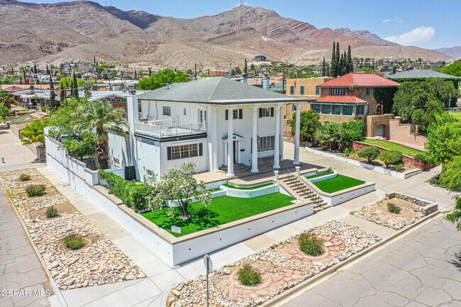 Building Photo - 1701 Elm St