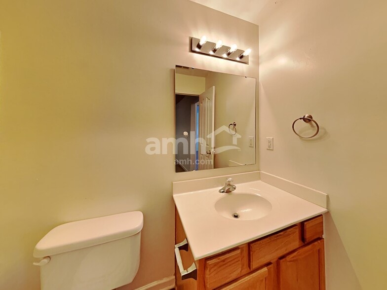 Building Photo - 201 Flanders Dr