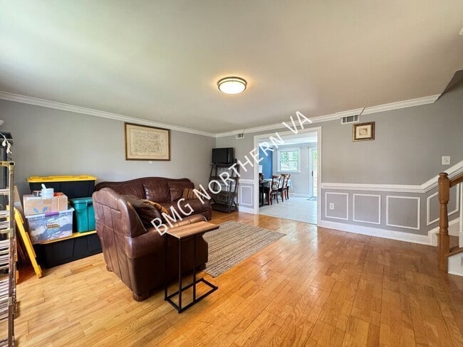 Building Photo - 1304 Dulles Pl