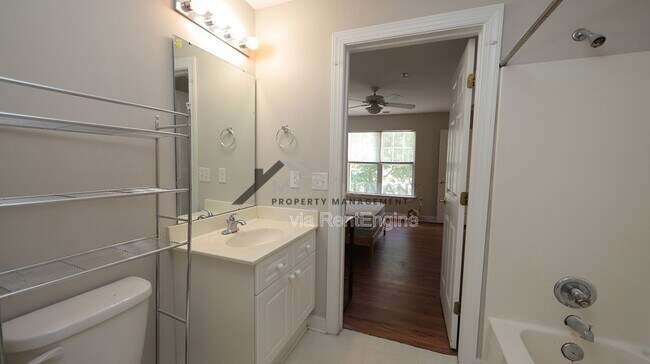 Building Photo - 929 Morreene Rd