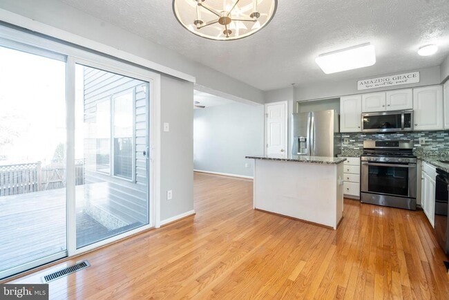 Building Photo - 5224 Leavers Ct