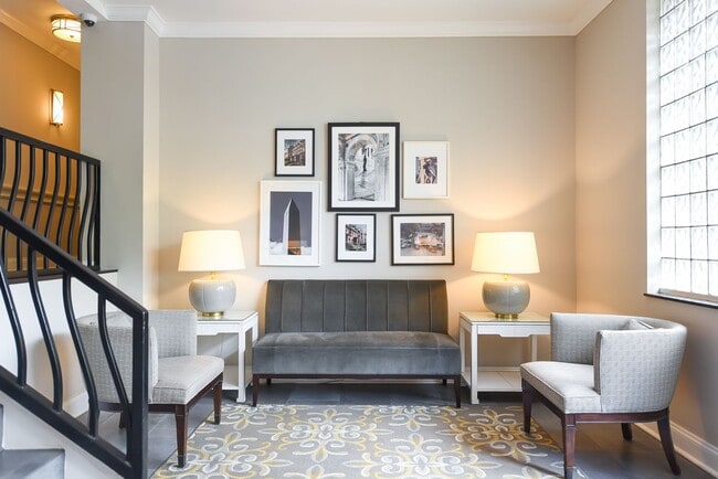 Building Photo - Dupont East Studio Apartment W/Private Roo...