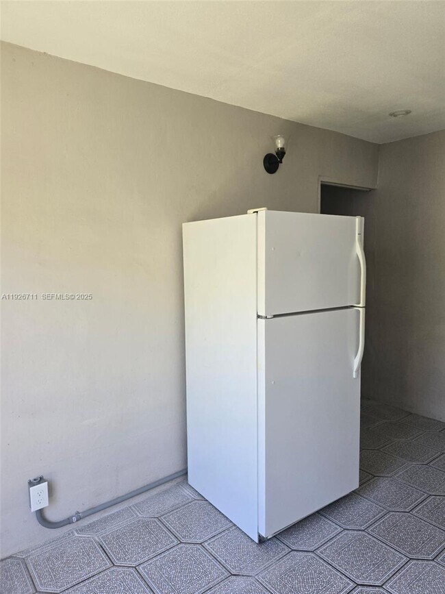 Building Photo - 914 NW 15th St