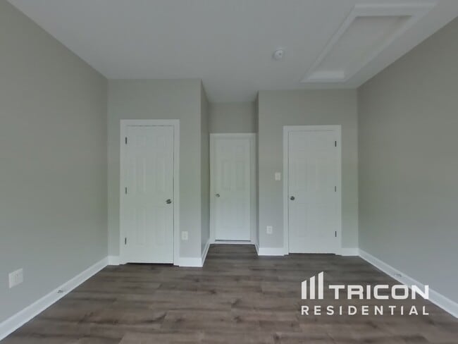 Building Photo - 15605 Sir Edwards Dr