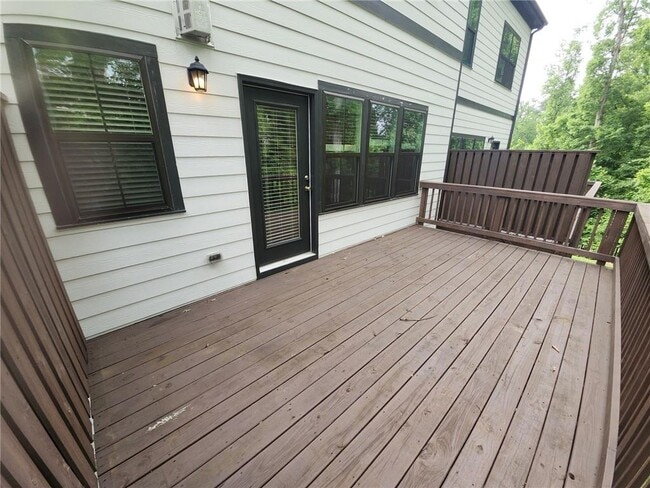 Building Photo - 4560 Mikajack Dr SE