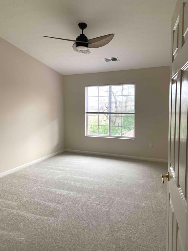 Building Photo - 600 Vincent Way