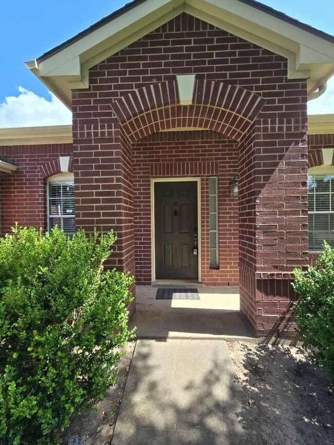 Building Photo - 2019 Bluffton Ln