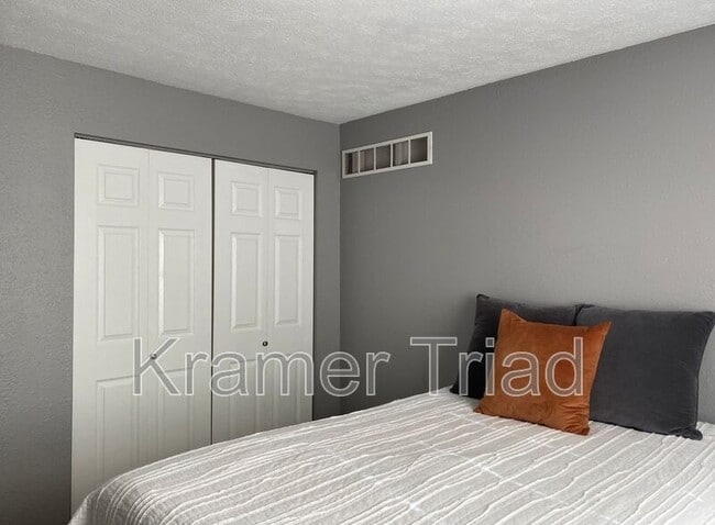 Building Photo - 1384 Heatherwood Ln