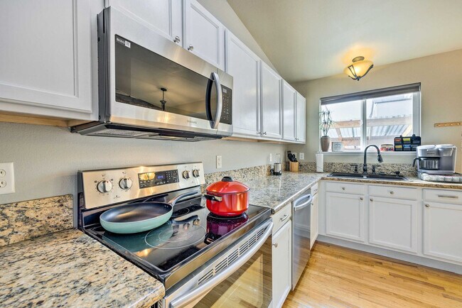 Building Photo - 5257 Pioneer Mesa Dr