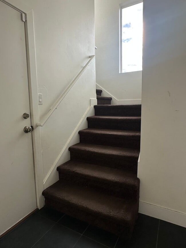 Building Photo - GORGEOUS Home!!!!