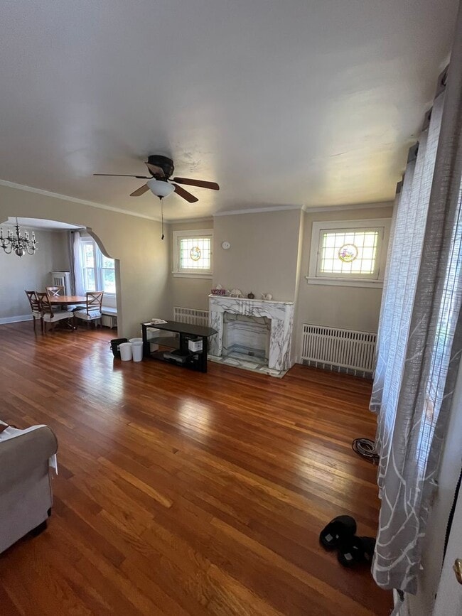 Building Photo - 3 Bedroom Squirrel Hill Home Available Now!