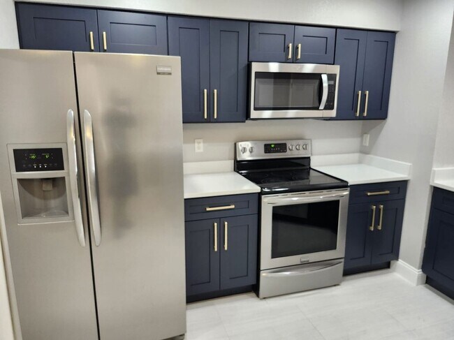 Building Photo - 4815 Walden Cir