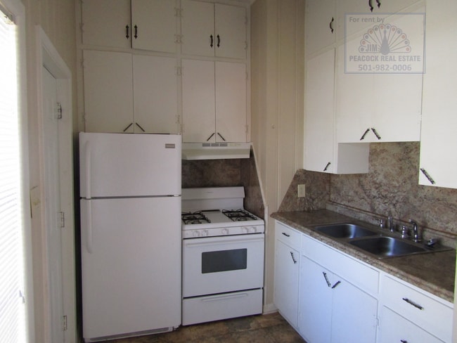 Building Photo - 205 Jones St