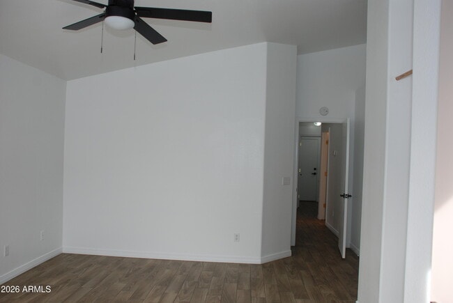 Building Photo - 249 W Grovers Ave