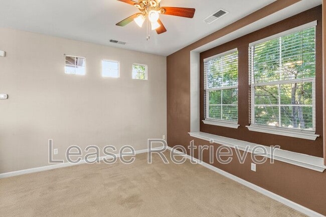 Building Photo - 265 S Sonrisa St