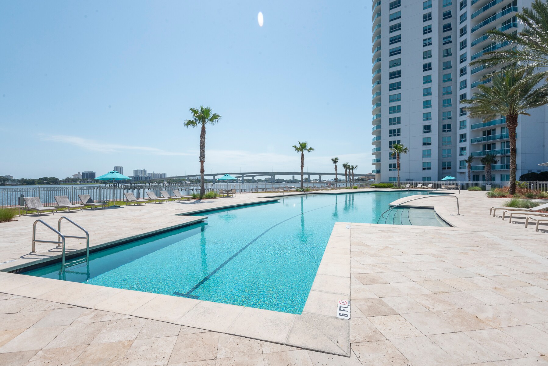 Building Photo - 231 Riverside Dr